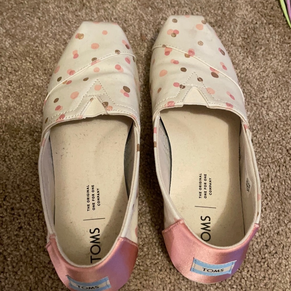 Toms